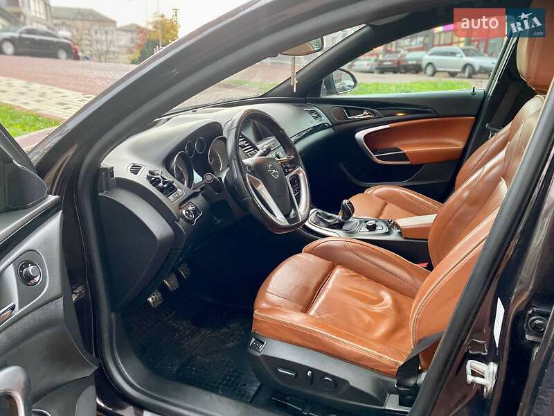 Ліфтбек Opel Insignia 2010 в Івано-Франківську