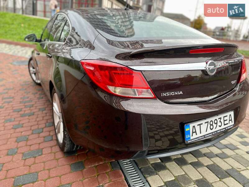 Ліфтбек Opel Insignia 2010 в Івано-Франківську