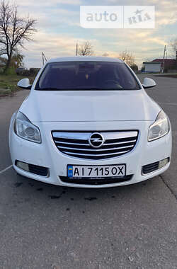 Седан Opel Insignia 2010 в Тетієві