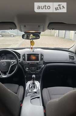 Седан Opel Insignia 2013 в Болехове