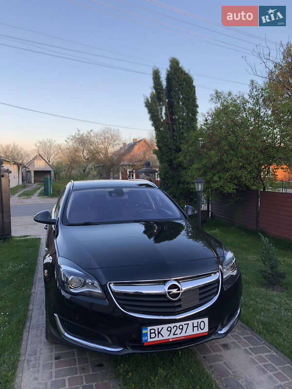 Универсал Opel Insignia 2013 в 