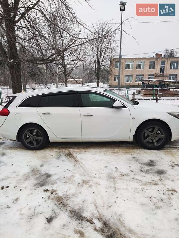Універсал Opel Insignia 2013 в Полтаві