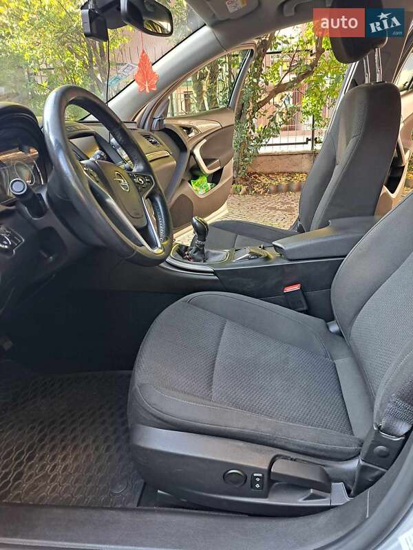Универсал Opel Insignia 2013 в Новом Роздоле