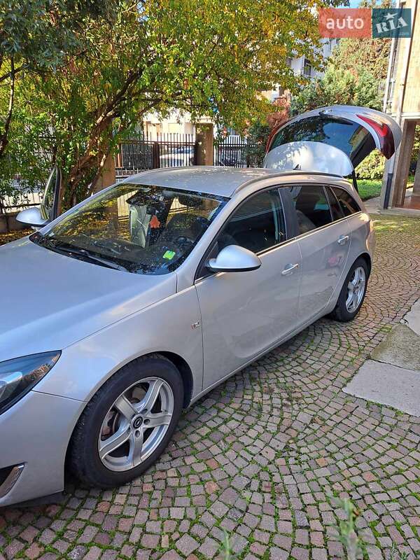 Универсал Opel Insignia 2013 в Новом Роздоле