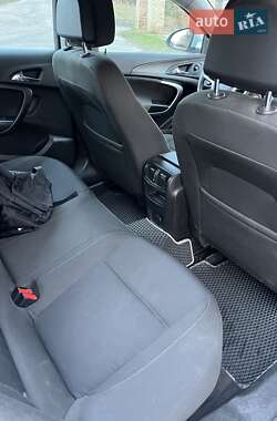 Универсал Opel Insignia 2009 в 