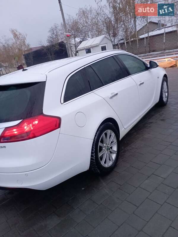 Универсал Opel Insignia 2011 в Виноградове