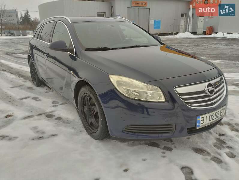 Універсал Opel Insignia 2010 в Полтаві