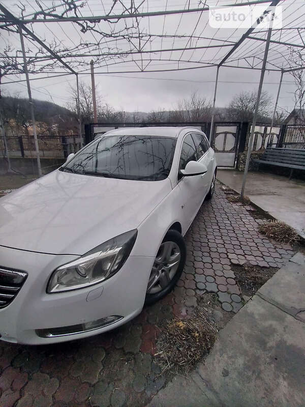 Универсал Opel Insignia 2012 в Виноградове