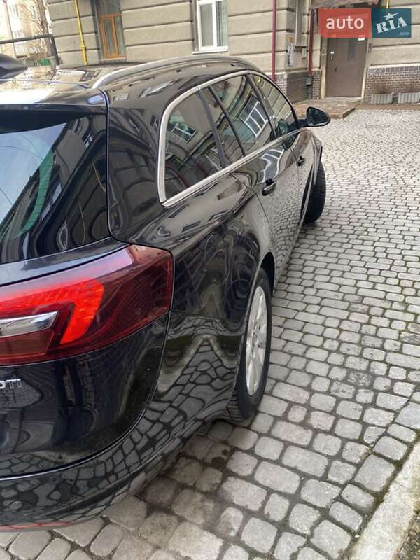 Універсал Opel Insignia 2015 в Івано-Франківську