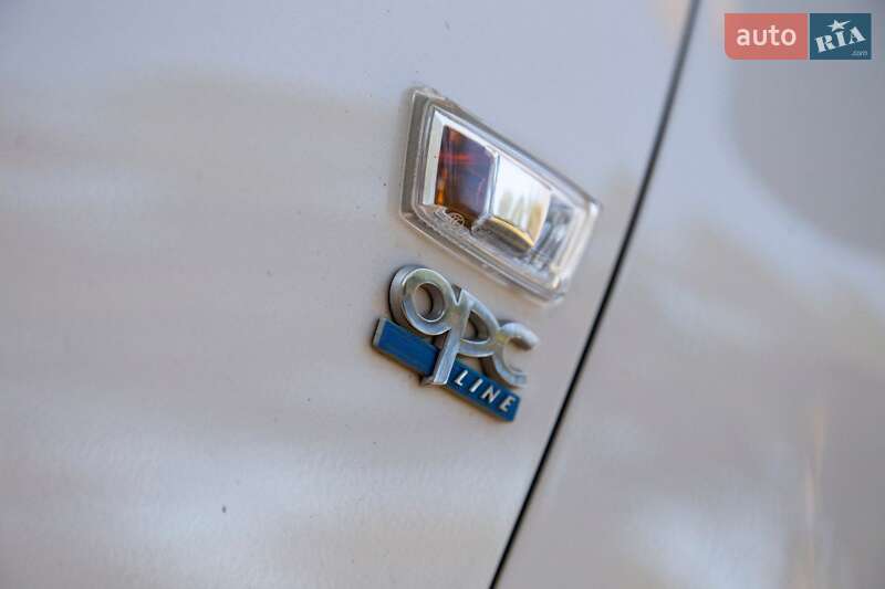 Універсал Opel Insignia 2010 в Охтирці