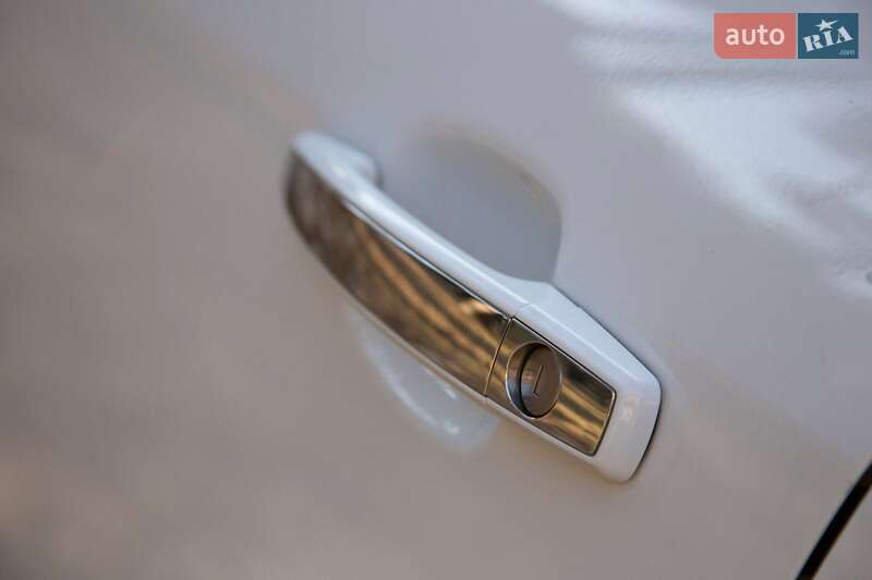 Універсал Opel Insignia 2010 в Охтирці