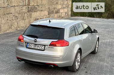Универсал Opel Insignia 2012 в Зборове