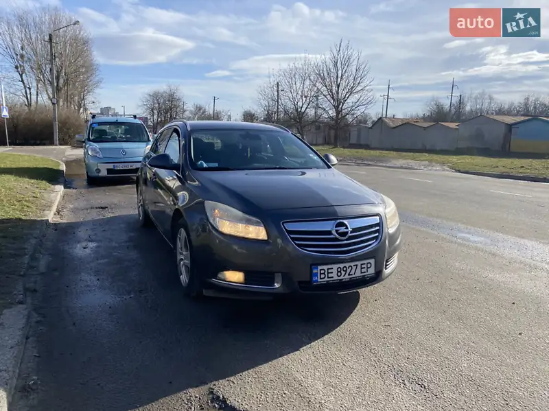 Универсал Opel Insignia 2010 в 