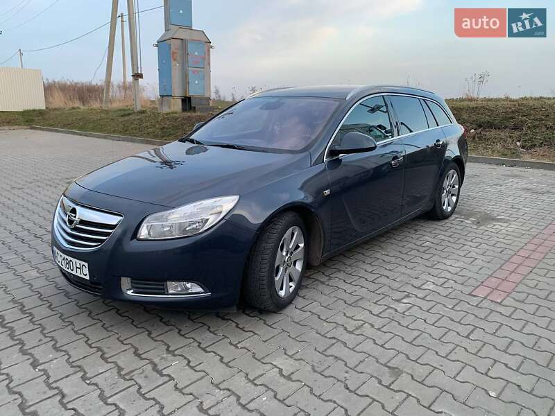 Универсал Opel Insignia 2011 в 