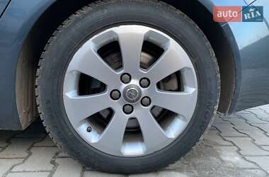 Универсал Opel Insignia 2011 в 