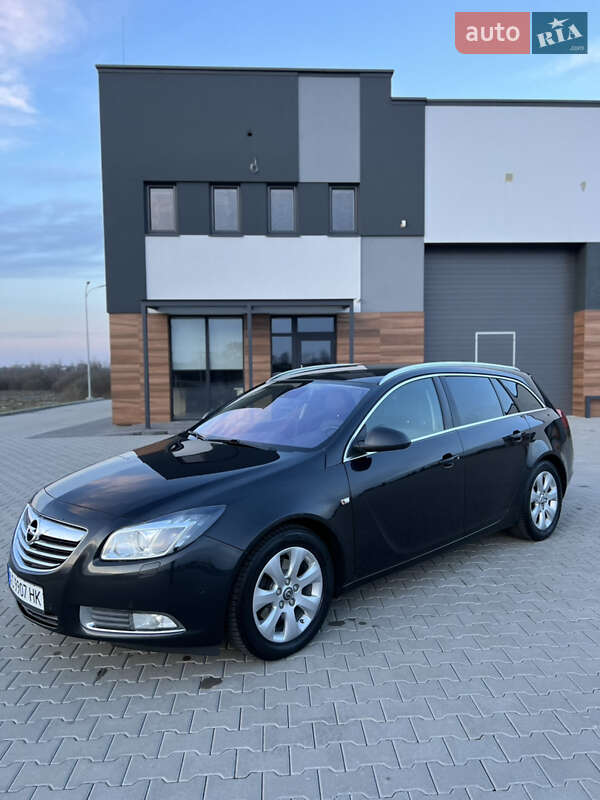 Opel Insignia 2011