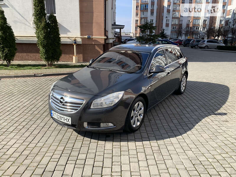 Універсал Opel Insignia 2013 в Івано-Франківську