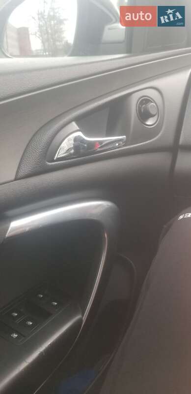 Универсал Opel Insignia 2011 в Новояворовске