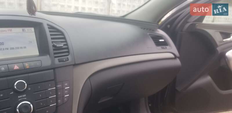 Универсал Opel Insignia 2011 в Новояворовске