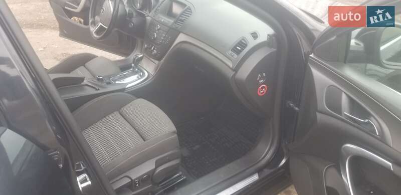 Универсал Opel Insignia 2011 в Новояворовске