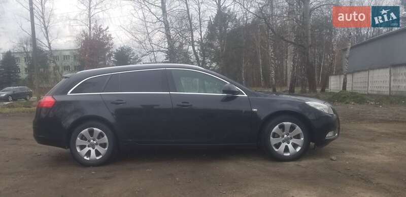 Универсал Opel Insignia 2011 в Новояворовске