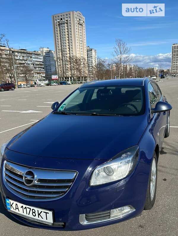 Универсал Opel Insignia 2012 в Киеве