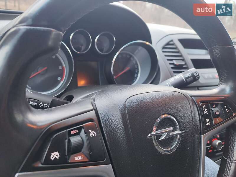 Универсал Opel Insignia 2010 в Черкассах