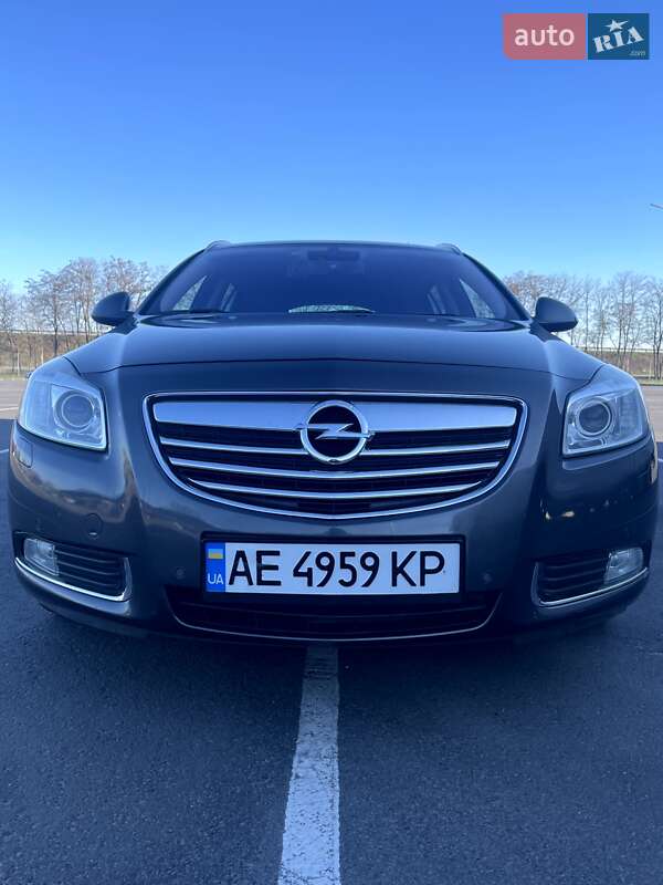 Універсал Opel Insignia 2010 в Дніпрі