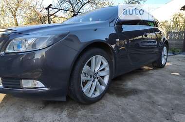 Універсал Opel Insignia 2013 в Чернівцях