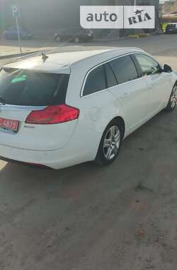 Универсал Opel Insignia 2011 в Горохове