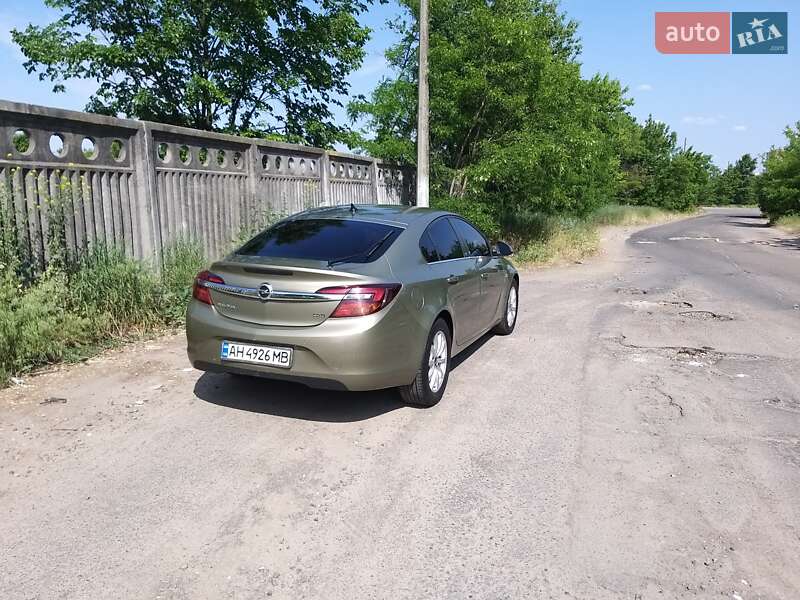Седан Opel Insignia 2015 в Києві