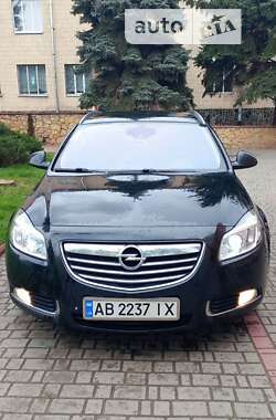 Универсал Opel Insignia 2010 в 