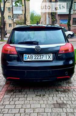 Универсал Opel Insignia 2010 в 