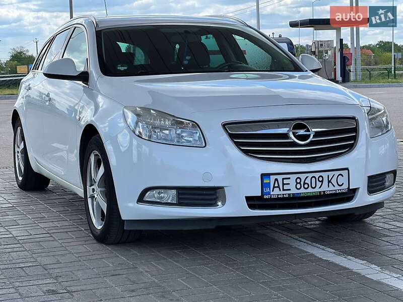Універсал Opel Insignia 2011 в Дніпрі
