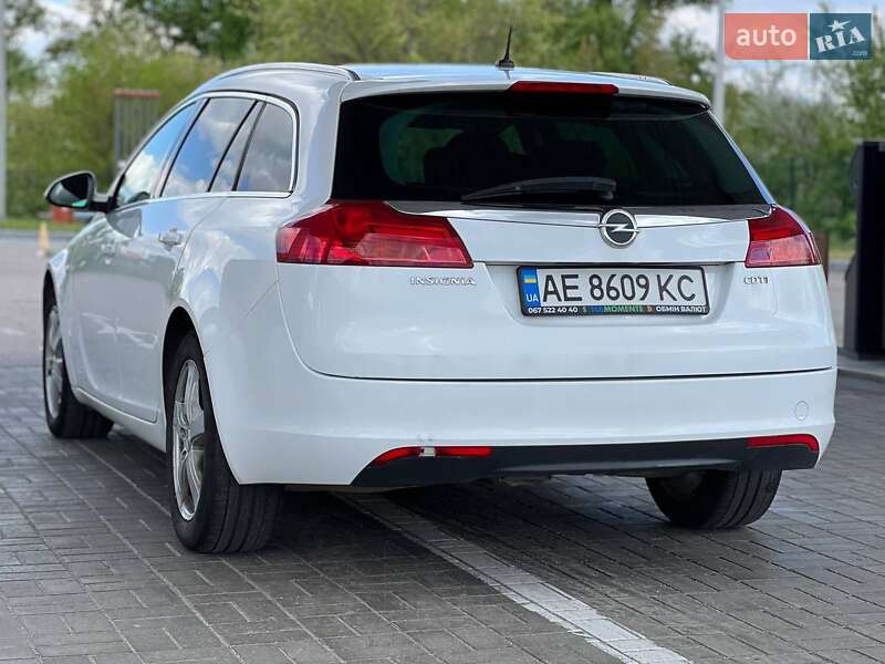 Універсал Opel Insignia 2011 в Дніпрі