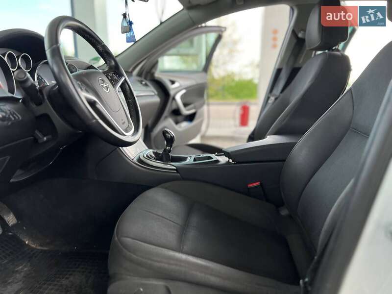 Універсал Opel Insignia 2011 в Дніпрі