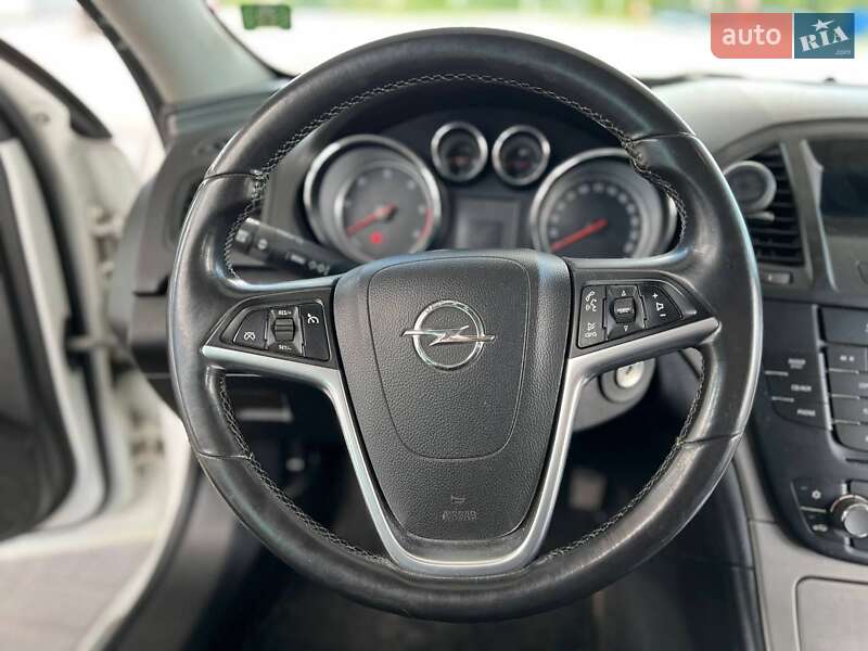 Універсал Opel Insignia 2011 в Дніпрі