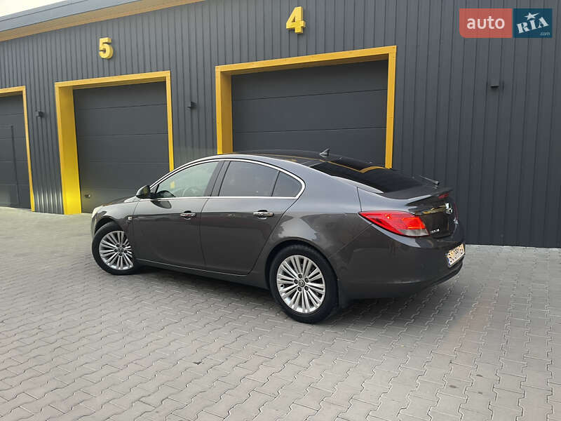 Седан Opel Insignia 2012 в Киеве