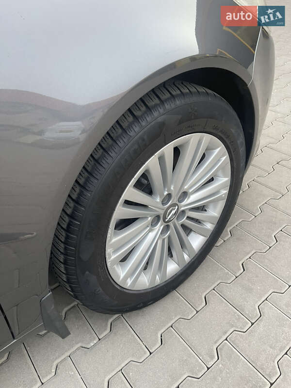 Седан Opel Insignia 2012 в Киеве