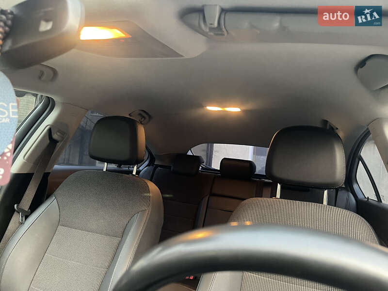 Седан Opel Insignia 2012 в Киеве