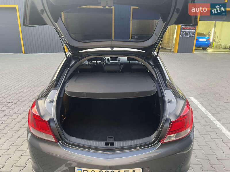 Седан Opel Insignia 2012 в Киеве