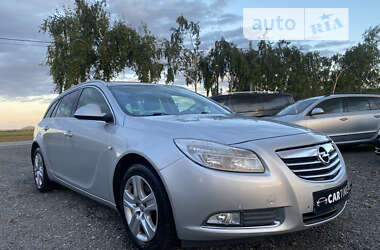 Универсал Opel Insignia 2011 в Хусте