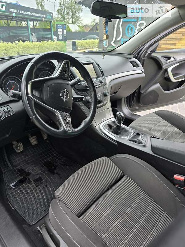 Универсал Opel Insignia 2014 в Коростене