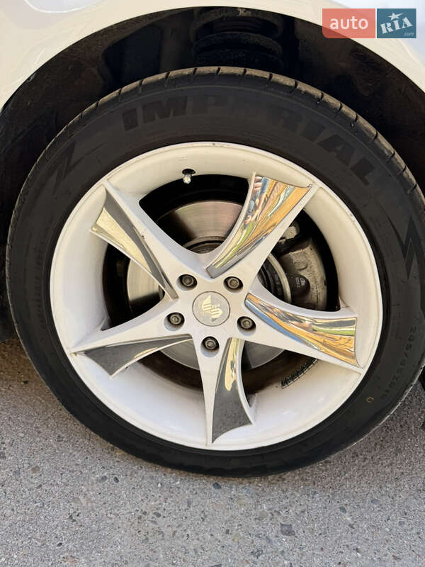 Седан Opel Insignia 2010 в Чернівцях
