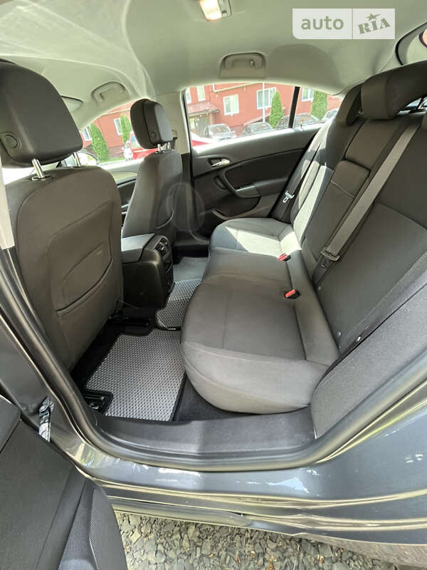 Лифтбек Opel Insignia 2012 в Луцке фото 7 Лифтбек Opel Insignia 2012 в Луцке