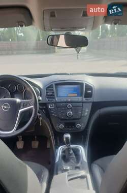 Универсал Opel Insignia 2012 в 