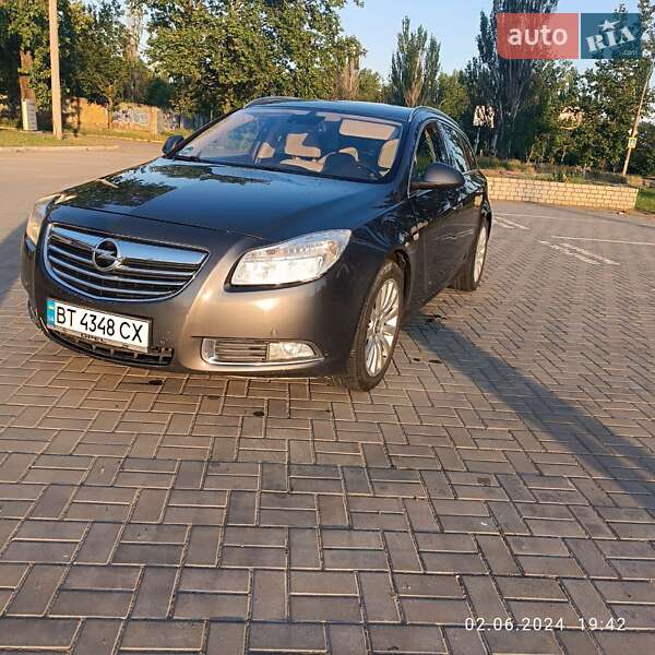 Універсал Opel Insignia 2011 в Херсоні
