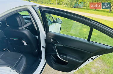 Лифтбек Opel Insignia 2010 в 