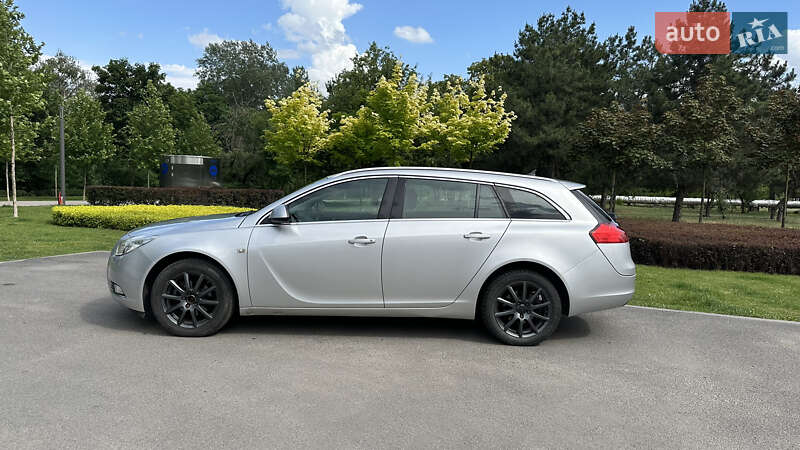 Універсал Opel Insignia 2009 в Дніпрі