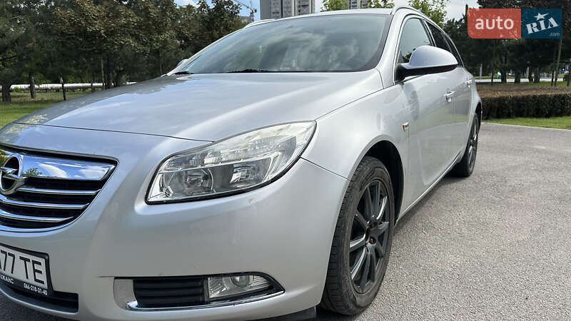 Універсал Opel Insignia 2009 в Дніпрі
